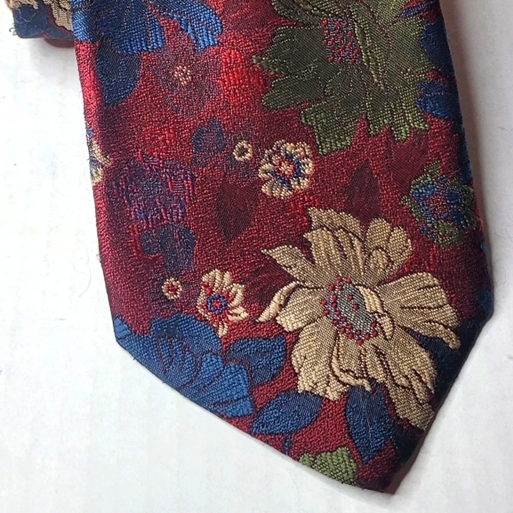VAN HEUSEN Classic Collection Men's Necktie